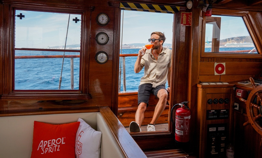 Image 9: Vive una velada mágica a bordo de una goleta de madera para 1 o 2