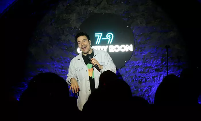 Spectacle avec boisson pour 1, 2 ou 3 personnes au 7-9 Comedy Room