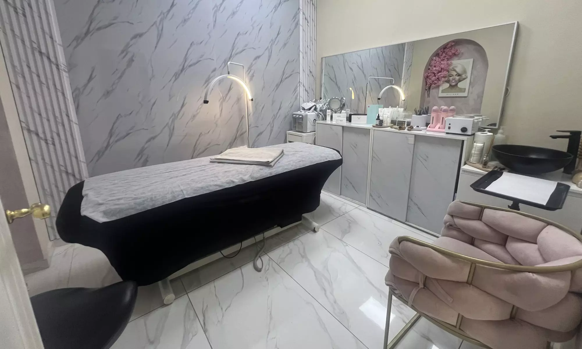 Plasma pen: 1 o 2 sesiones para eliminar verrugas, lunares y manchas o para lifting en código de barras, al 88% - Second Medium