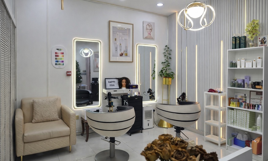 Image 3: Enhance Your Eyes with Individual Eyelash Extensions w/ or w/o Refills