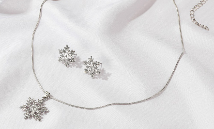 Image 9: 1 o 2 set con collana e orecchini con fiocco di neve