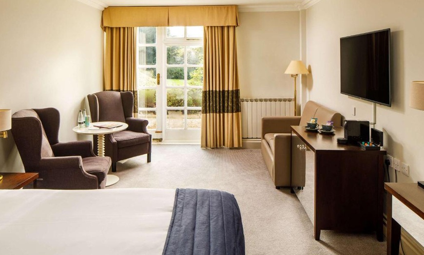 Image 9: Box Hill Surrey: Elegant 4* Stay with Breakfast & Dinner