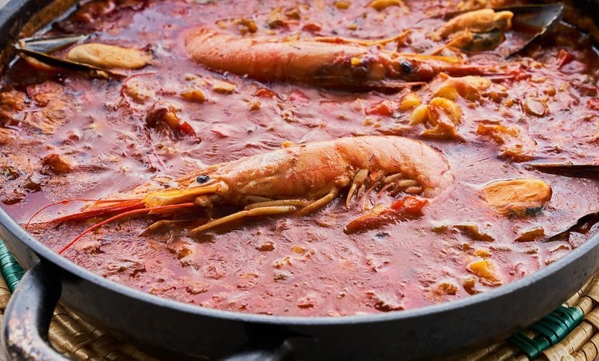 Image 1: Menú de arroces para 2 o 4 personas en la plaza de la Merced