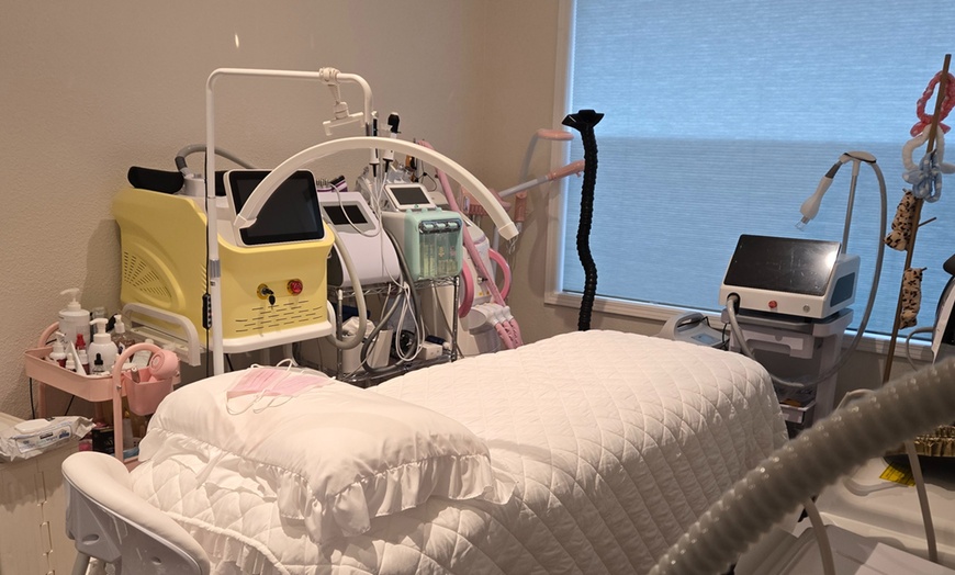 Image 1: Reveal a Rejuvenated Glow with 1, 3, or 6 Intimate Whitening Sessions