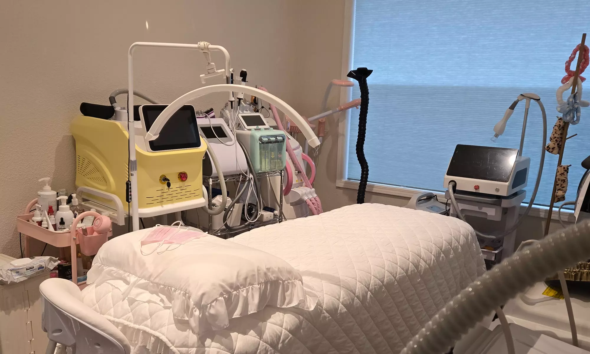 Reveal a Rejuvenated Glow with 1, 3, or 6 Intimate Whitening Sessions