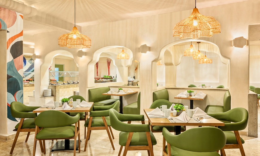 Image 11: 5-Star All-Inclusive Beachfront Stay 