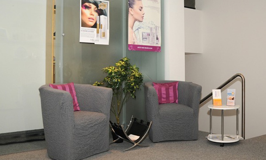 Image 4: Tiefenflutung mit Hyaluron: Gesichts, Hals & Dekolleté