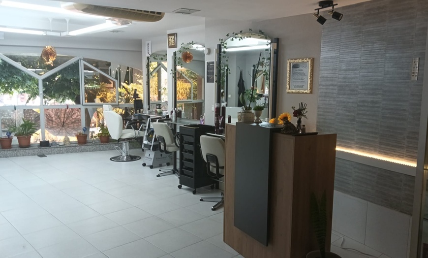 Image 5: Masaje relajante con opción a reflexología podal o masaje craneofacial