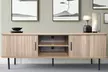 Meuble TV "Ambon" en bois cannelé avec portes coulissantes 140 cm, par Kocoon, livraison offerte - Second Medium
