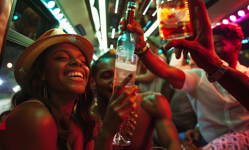 Image 2: 3-Hour Miami Hip-Hop Yacht Party with Live DJs & Free Drinks