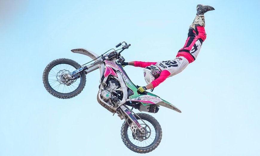 Image 21: Circus Vegas - American Circus