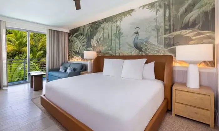✈ 4-Night Luxury Bahamas Escape with Airfare & Waterpark Access
