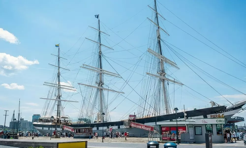 Half-Day NYC Landmark Bus Tour for One, Two, or Four – Iconic Sights