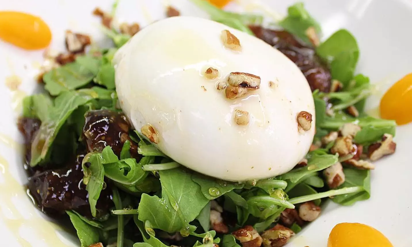 Enjoy a Delicious Sunday Brunch w/ Live Music @ Frank's Steaks