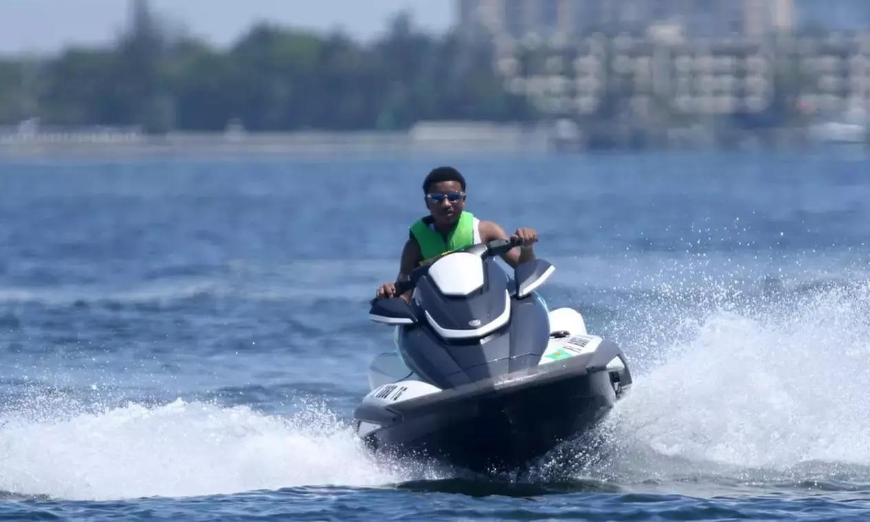 Nicewavesmiami: Double the Water Fun! Get 1hr FREE Boat Ride with 1hr Jet Ski Ride for 1 or 2 (Up to 91% Off)