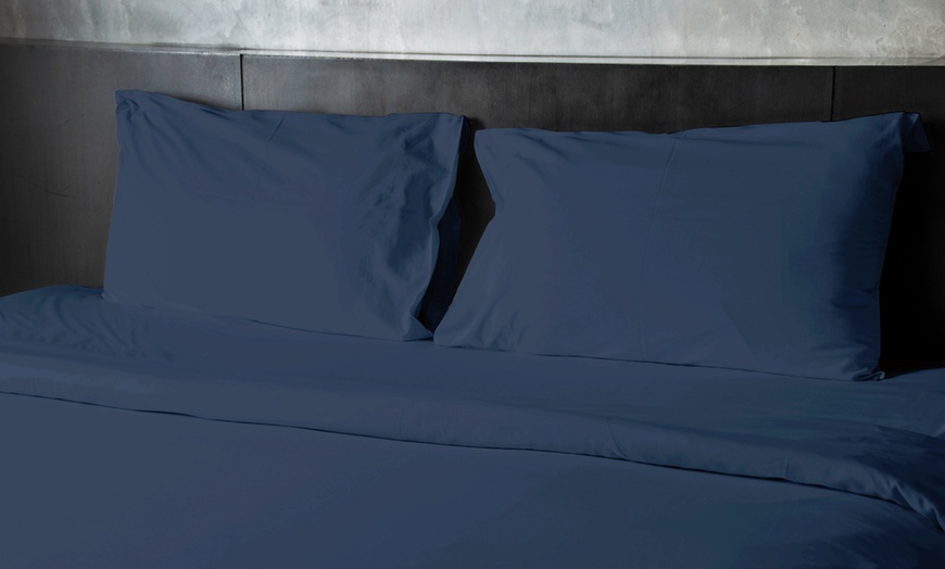 Image 5: King Size Bamboo Comfort 4-Piece 1800 Count Bedding - EXTRA SOFT DEEP SHEETS