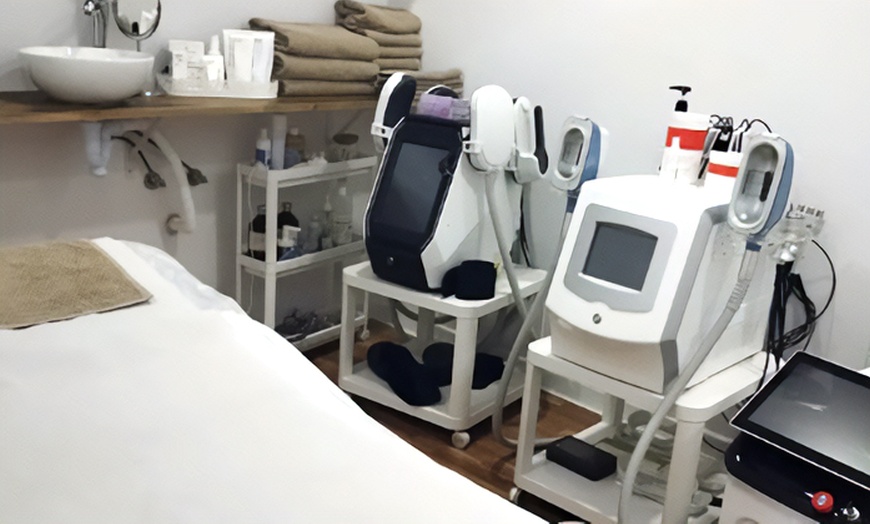 Image 3: Tratamiento facial de dermapen efecto rejuvenedor con vitaminas