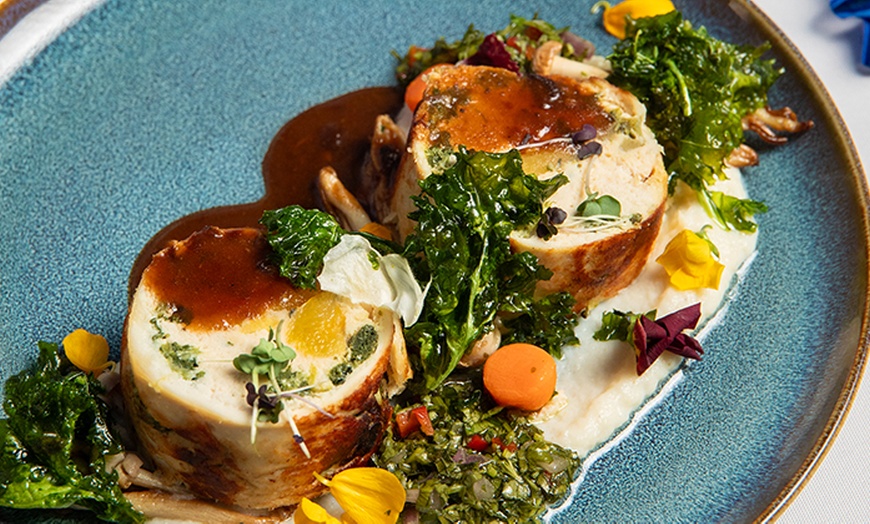 Image 10: Enjoy 4* Christmas Eve Dinner or Day Brunch Buffet with Beverages