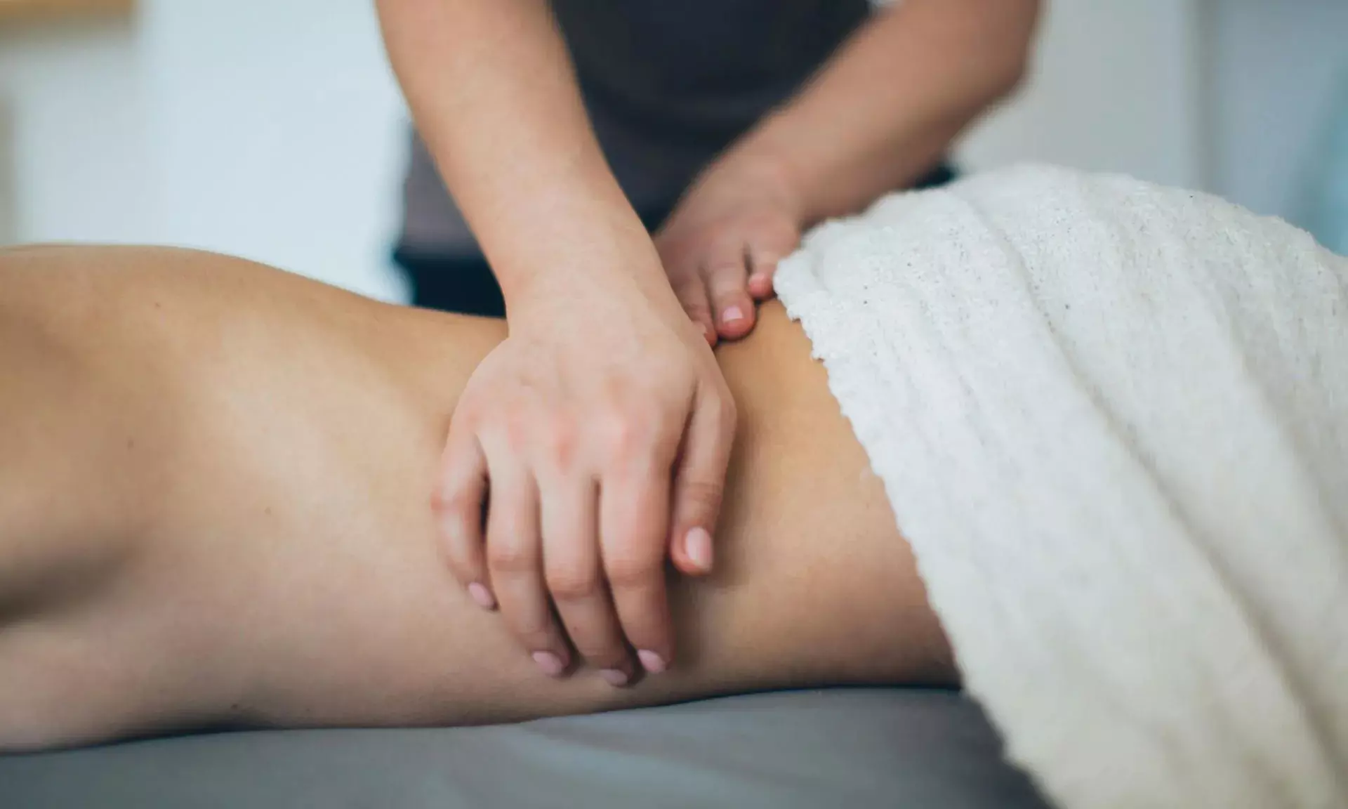 60-Minute Deep Tissue or Relaxation Massage with Aromatherapy