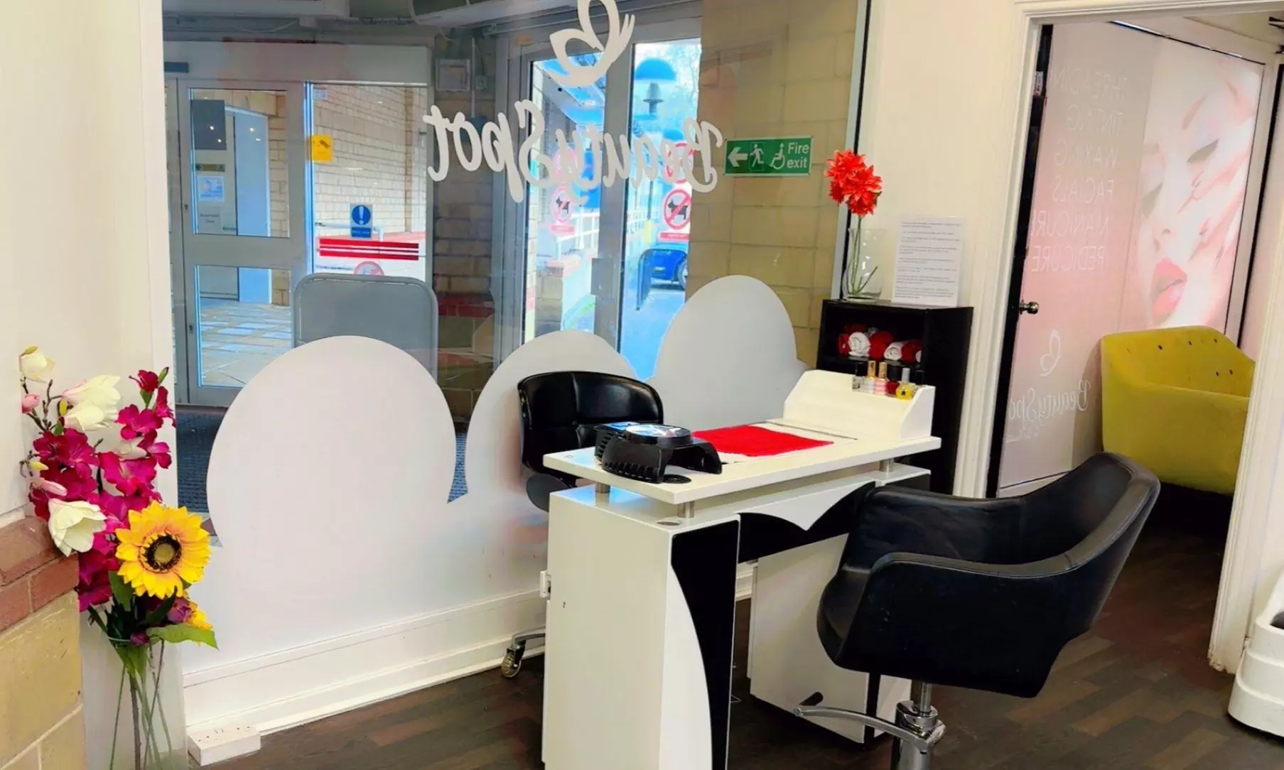 One or Three Sessions of Luxury or Shellac Manicure or/and Pedicure