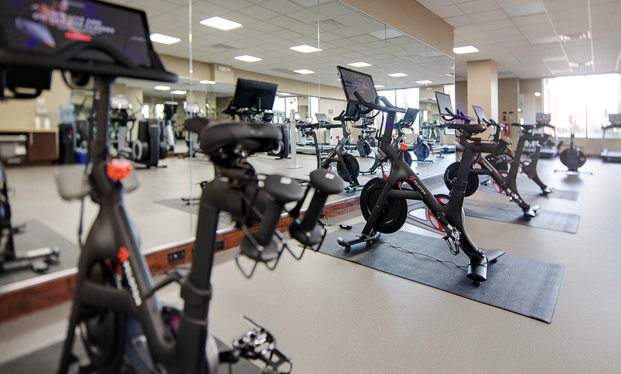 Image 20: Member-Only Deal: Steps from shopping, dining, & Orlando theme parks