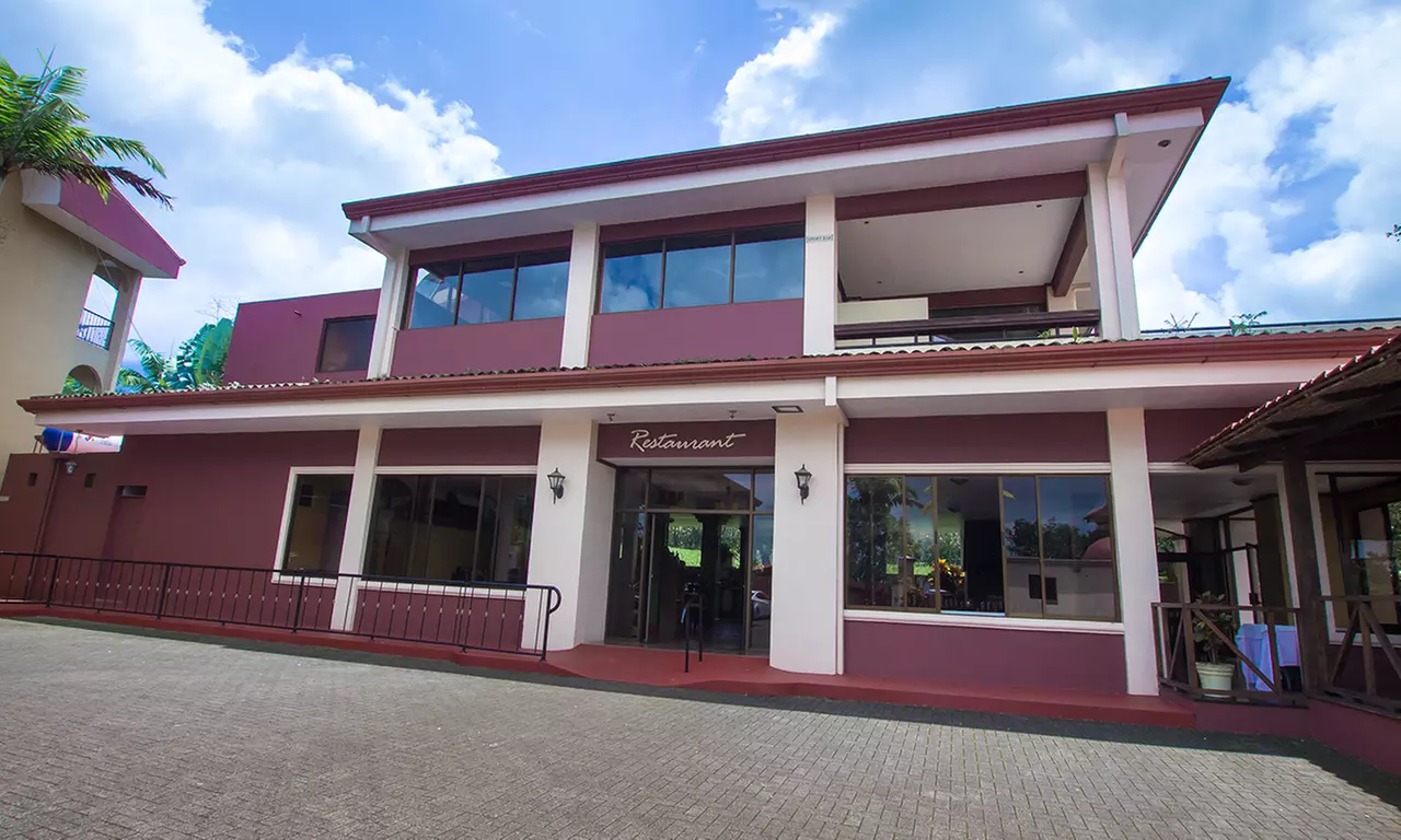 ✈ 5-Night Costa Rica Volcano & Cloud Forest Trip w/Air, Car Rental