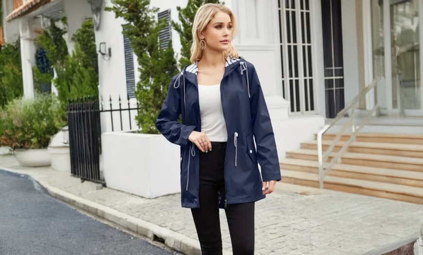 Image 11: Athletic Windbreaker Jacket Water-Resistant Raincoat