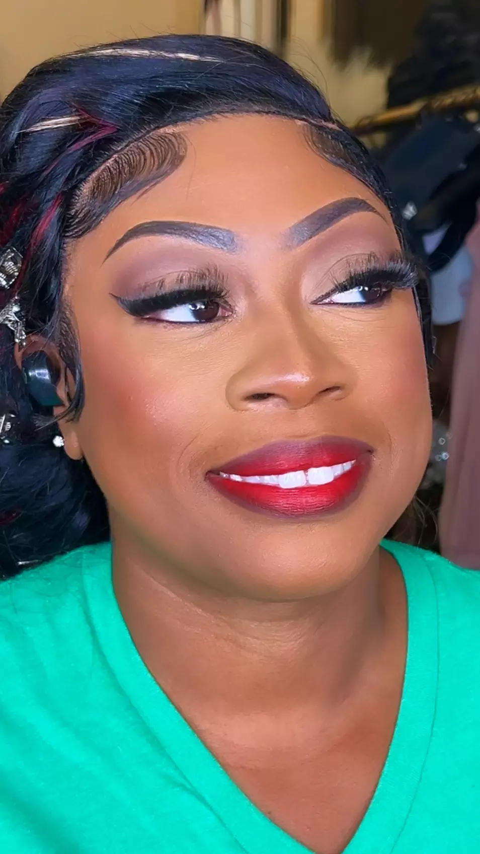 Glam, Soft Glam, or Brows & Lashes – Makeup for Every Mood