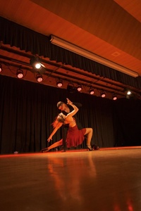 Four 90-minute beginners bachata classes - City Salsa