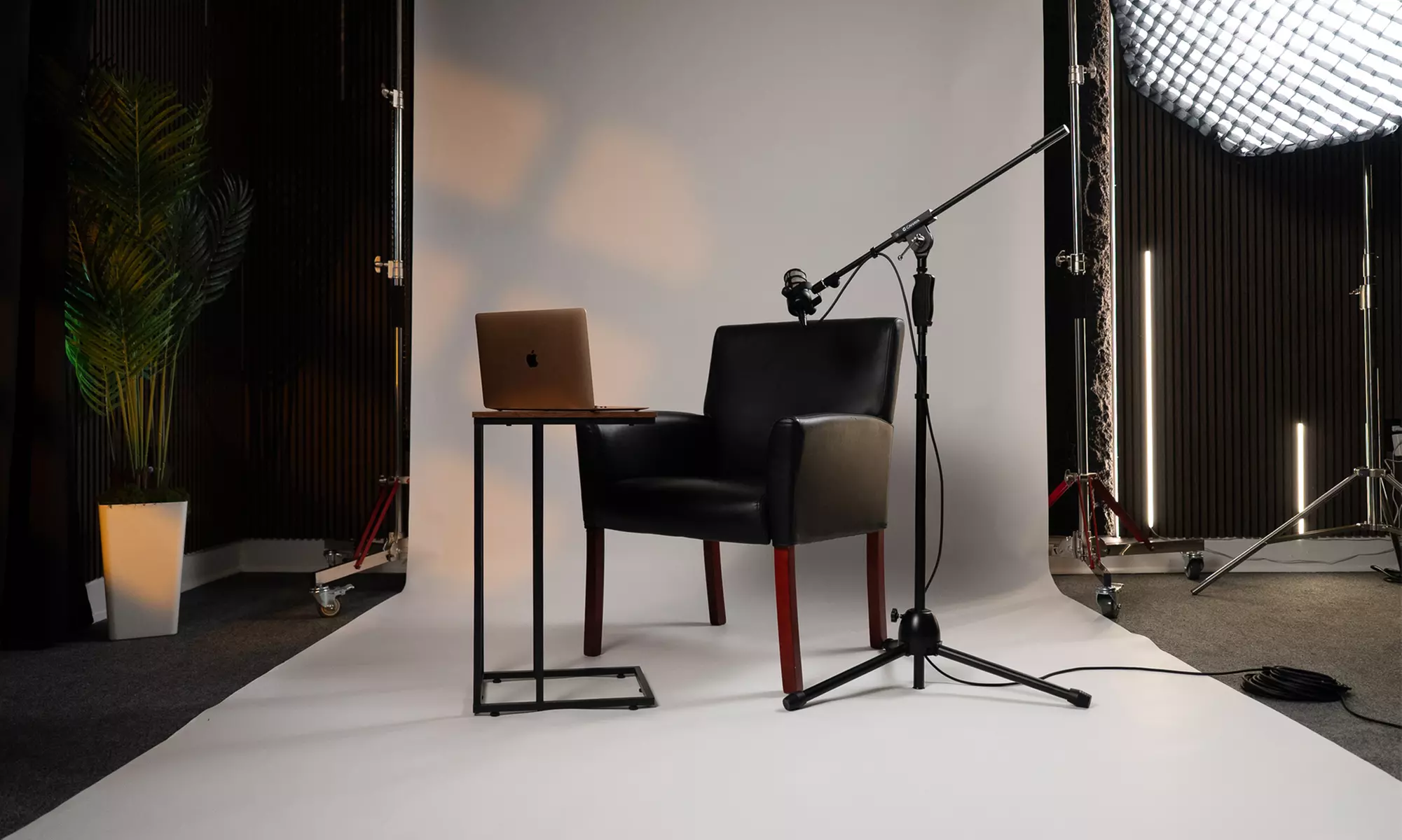 30, 60 or 90 Minute In-Studio Photography Session with Photo Package