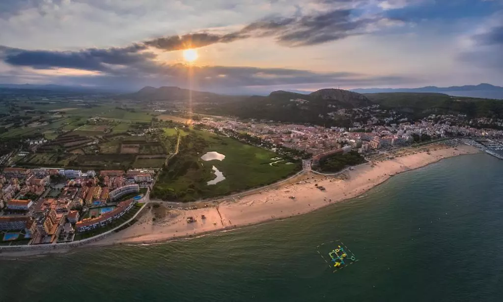L'Estartit, Girona: habitación doble o twin con desayuno buffet para 2 personas en Hotel Evenia Coral Boutique 4* - Primary Image