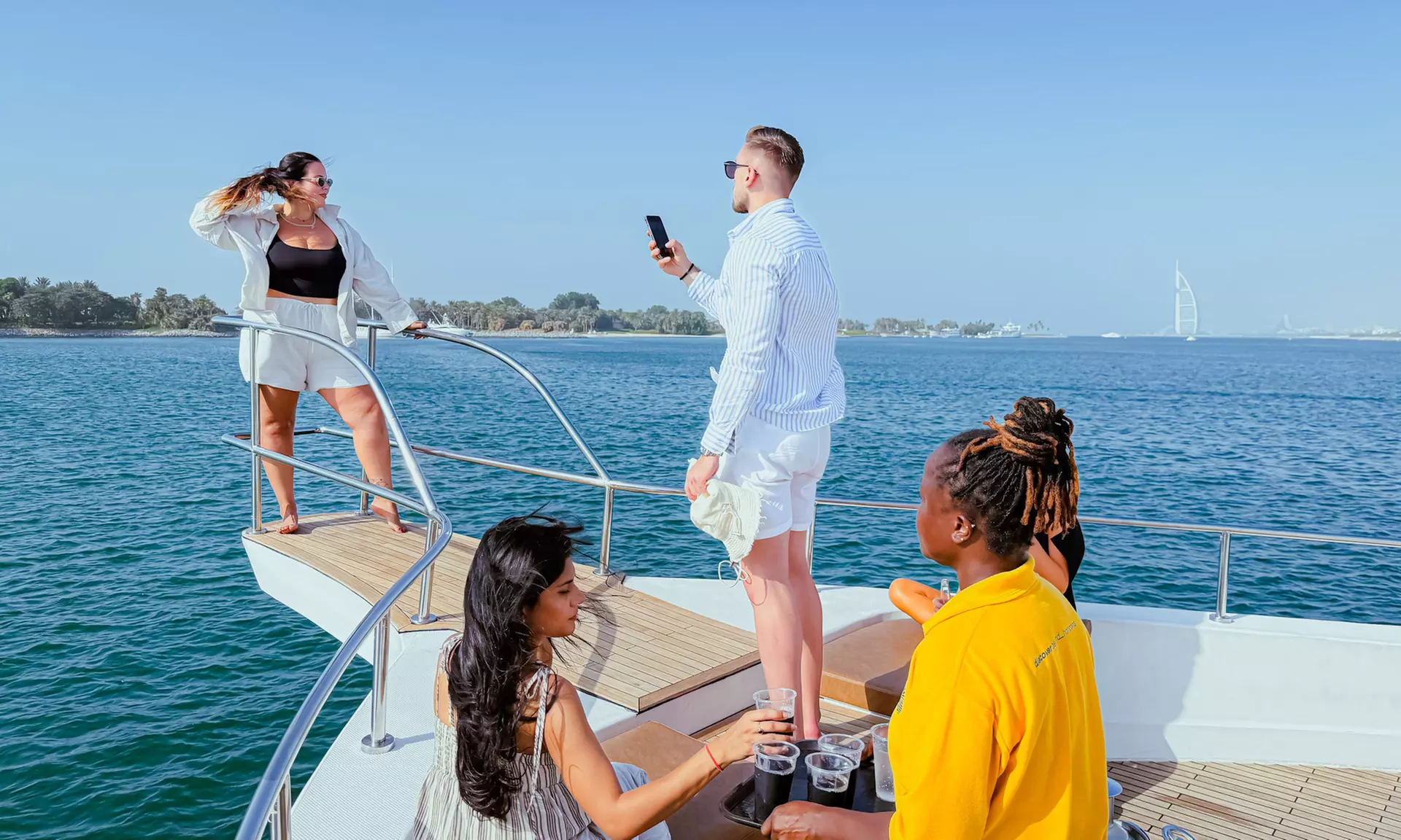 1.5 Hours Shared Marina Canal Yacht Tour for One Child or Adult