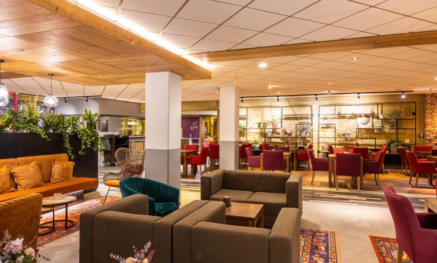 Image 13: Wunderlight im Wunderland Kalkar: All-Inclusive Zimmer & Freizeitpark