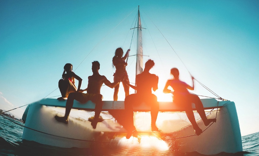 Image 11: 2 horas de paseo en velero por la costa de Barcelona para hasta 11 pax