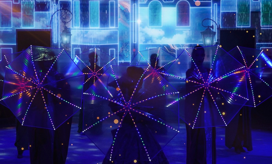 Image 6: El Circo de la Luz: Magia, Láseres y Acrobacias para Toda la Familia 