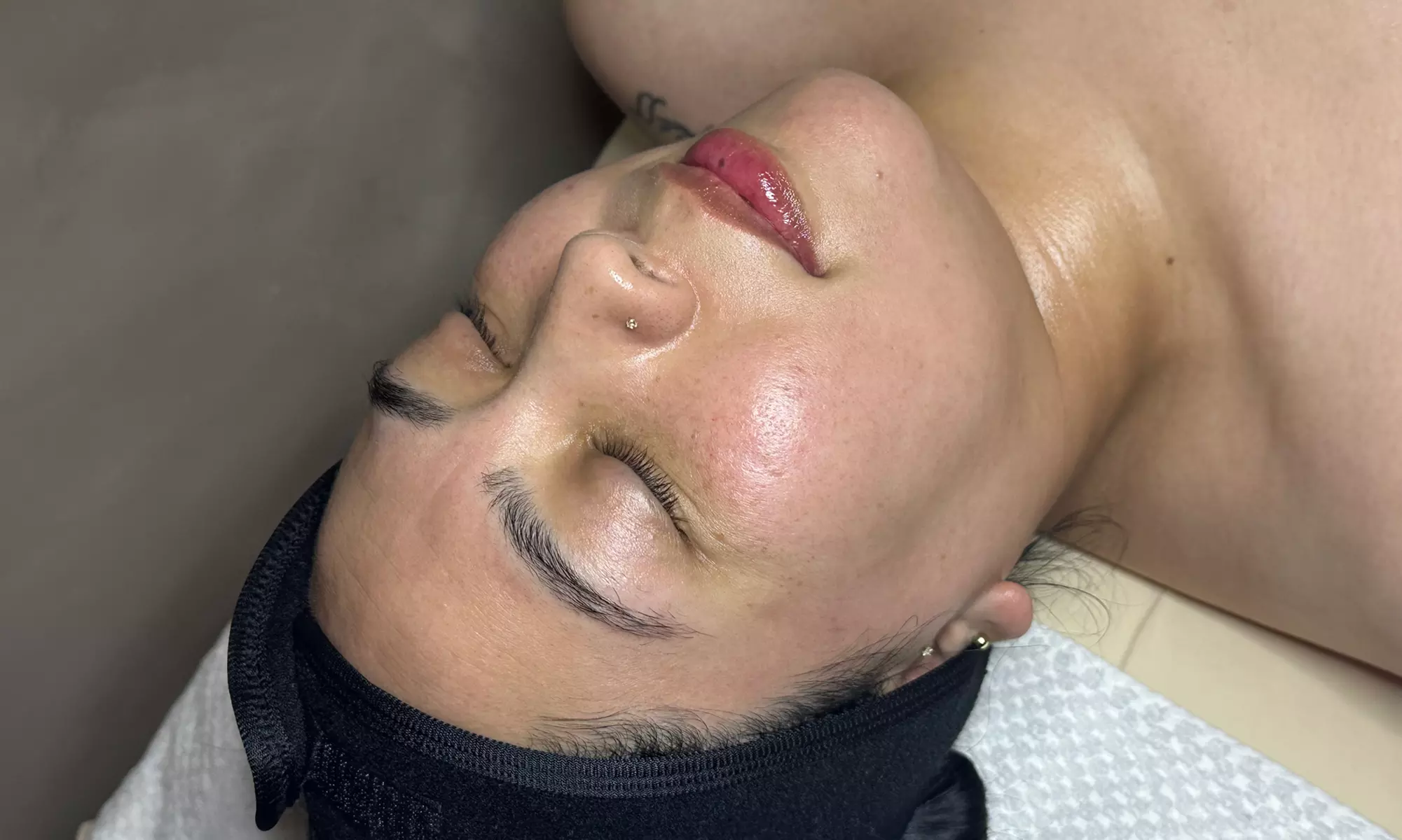 Discover Glowing Skin with GiusiSkin's Exclusive Custom Facial Treatment, Up to 35% Off - Primary Image