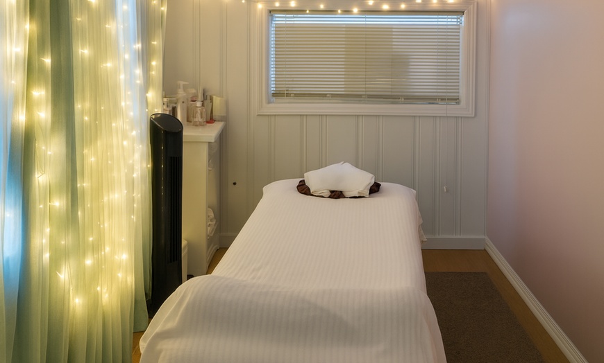 Image 2: One 60-Minute or 90-Minute Swedish Massage with Essential Oils