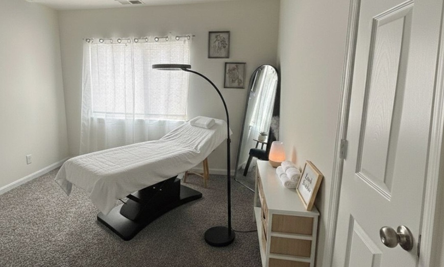 Image 2: Full Lash Sets with 2-Week Fill: Classic, Hybrid, Volume & Mega