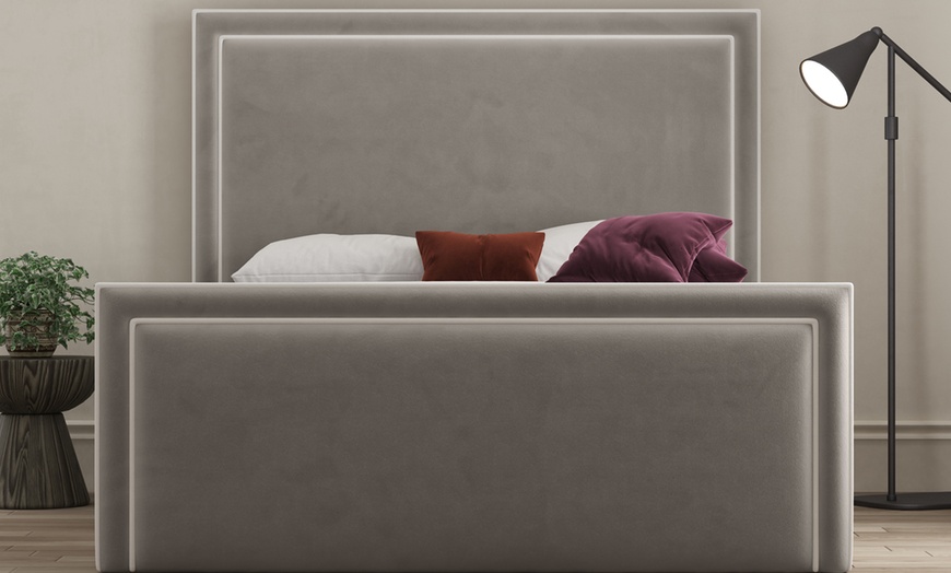 Image 13: DS Living Verona Pipping Upholstered Bed 
