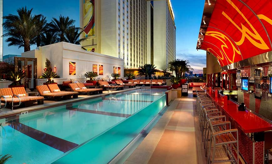 Image 6: 4-Star Vegas Casino Hotel with Resort Credit