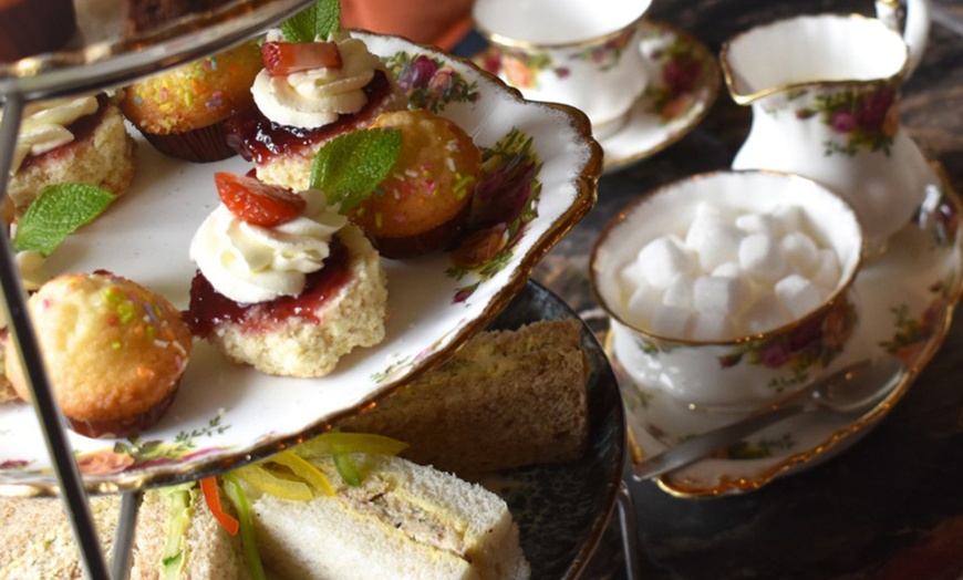 Image 3: Luxury Afternoon Tea for Two or Four w or w/o Prosecco