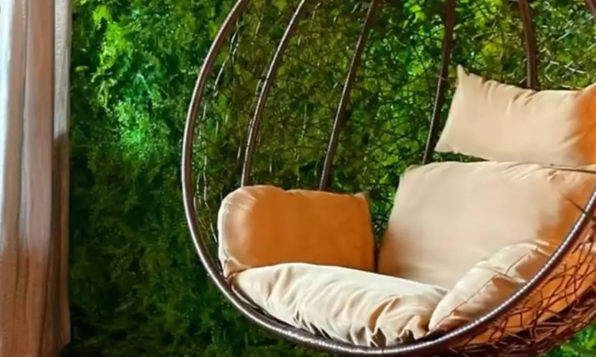 Spa Day w/ Treatments and Prosecco for One or Two (Weekdays/Weekends)