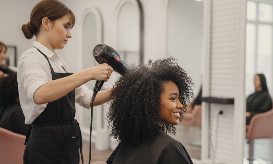 Image 5: Get a Chic Makeover with $40, $55, $75 Gift Voucher