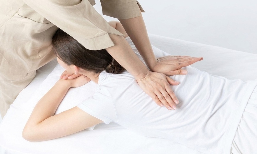 Image 2: 60 or 90 Min Foot Reflexology & Body Massage for Deep Relaxation