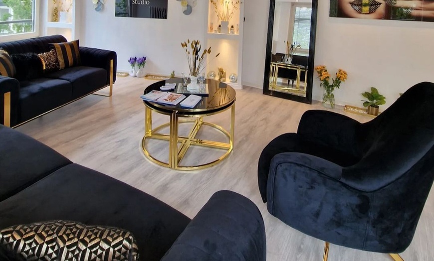 Image 4: Aqua-Facial- & Microneedling-Gesichtsbehandlung für 1 Person