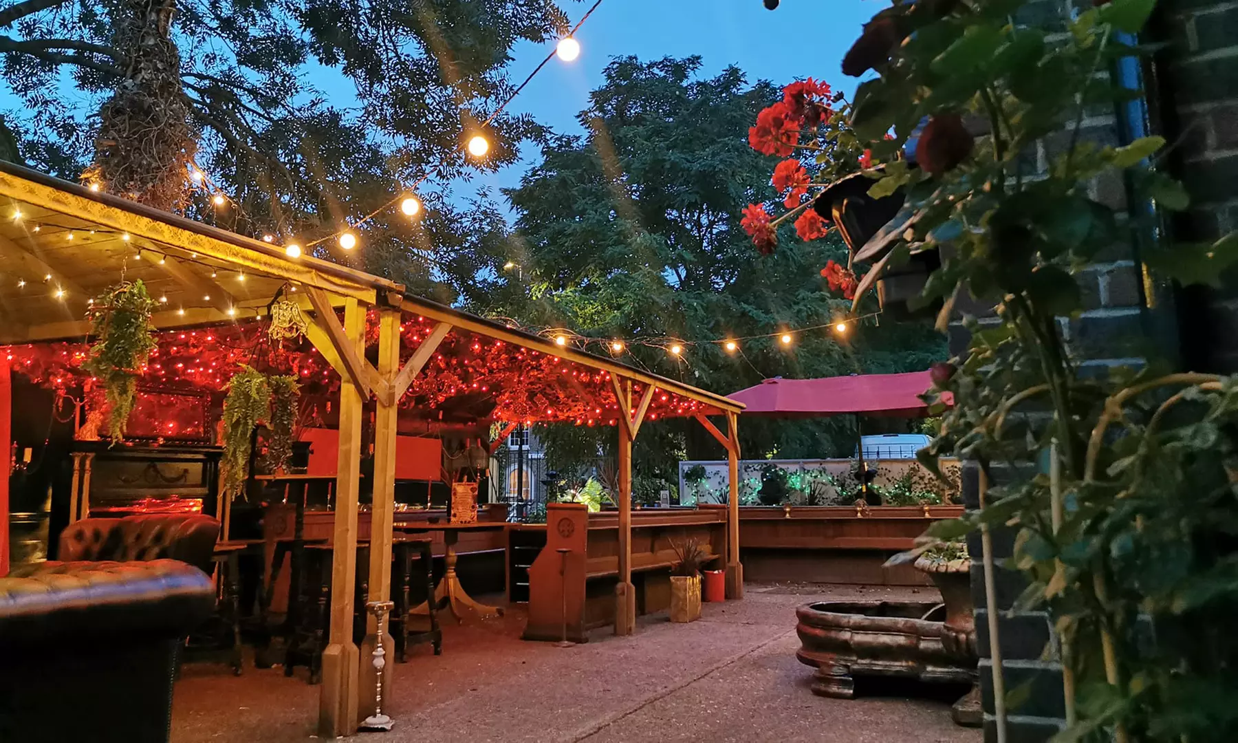 Crazy Golf, Cocktails and Pizza - Drinks at The Cavendish Arms