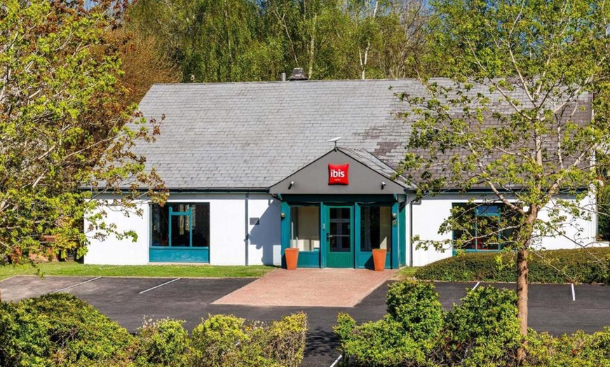 Image 1: Coventry: Double or Twin Room with Breakfast