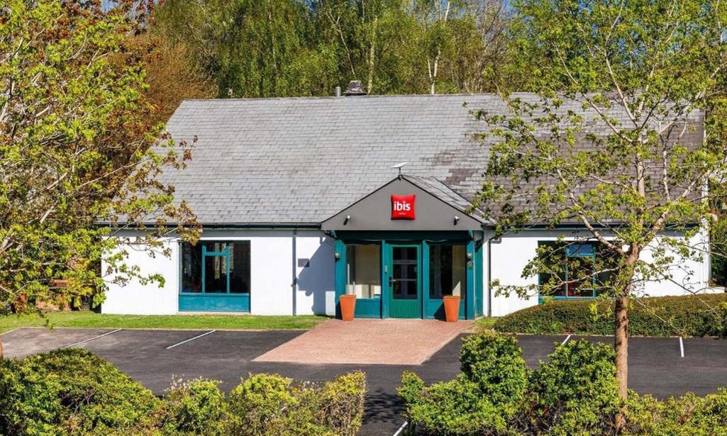 Coventry: Double or Twin Room with Breakfast