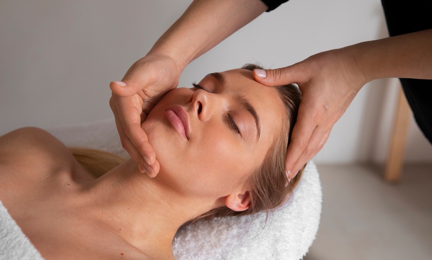 Image 2: Limpieza facial completa con opción a tratamientos adicionales para 1