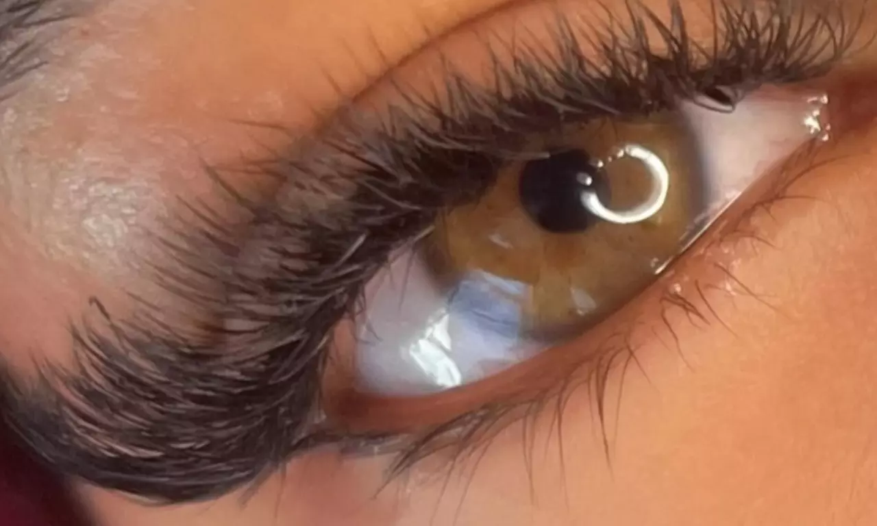 Get Full Set of Eyelash Extensions with One Touchup or Eyebrow Tint